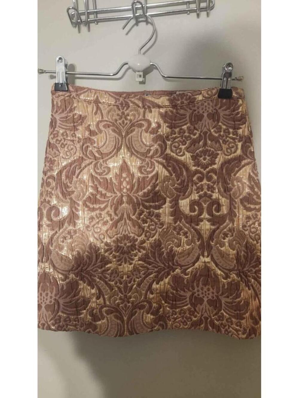 Womans Skirt Mini H&M Size 4 Beautiful Brocade Fully lined Like New